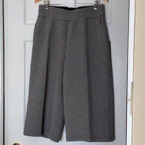 Lululemon crop pants.